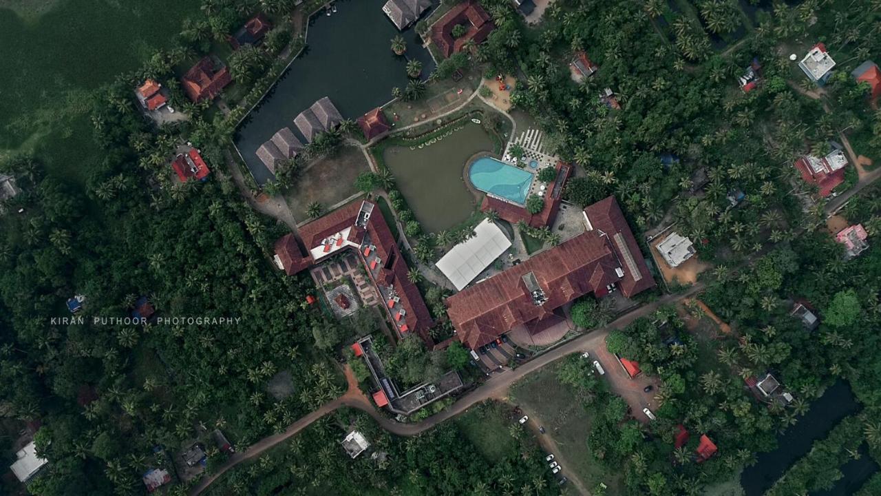 Plumeria Lake Resort & Spa Vayalar Luaran gambar